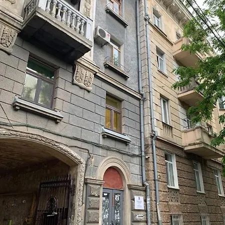 на утесова Odessza